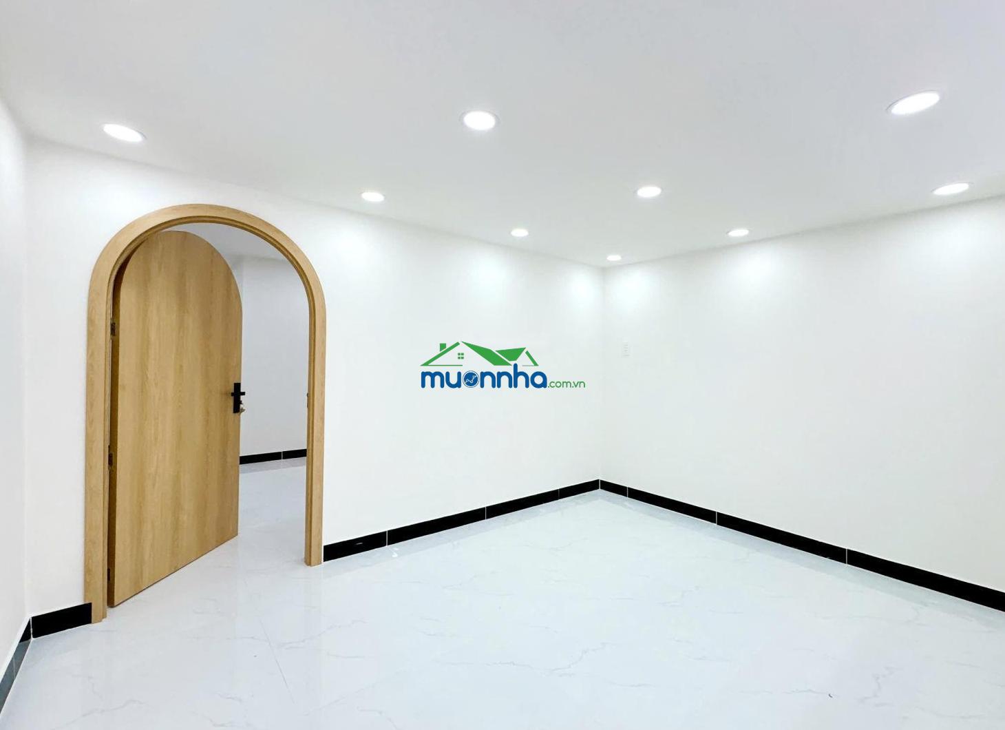 Nhà mới 2 tầng ngay lotte mart, 4m x 12m, ô tô đổ cửa, giá 5.1 tỷ