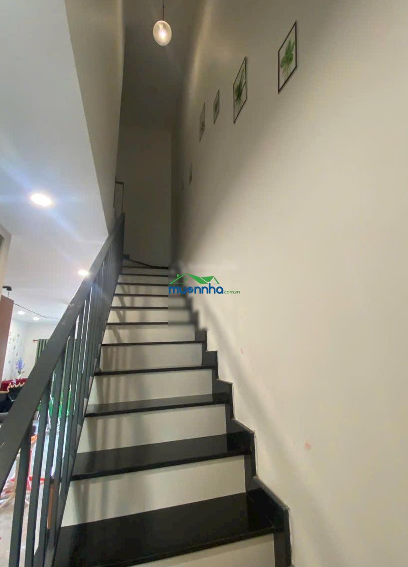 Bán nhà 2 tầng, hẻm xe hơi, phường long trường, giá 4 tỷ