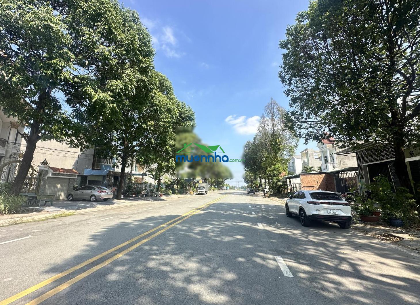 Chính chủ cần bán đất đường phạm hùng, thành phố mới, đường nhựa 15m vỉa hè 7,5m, gần aeon mall