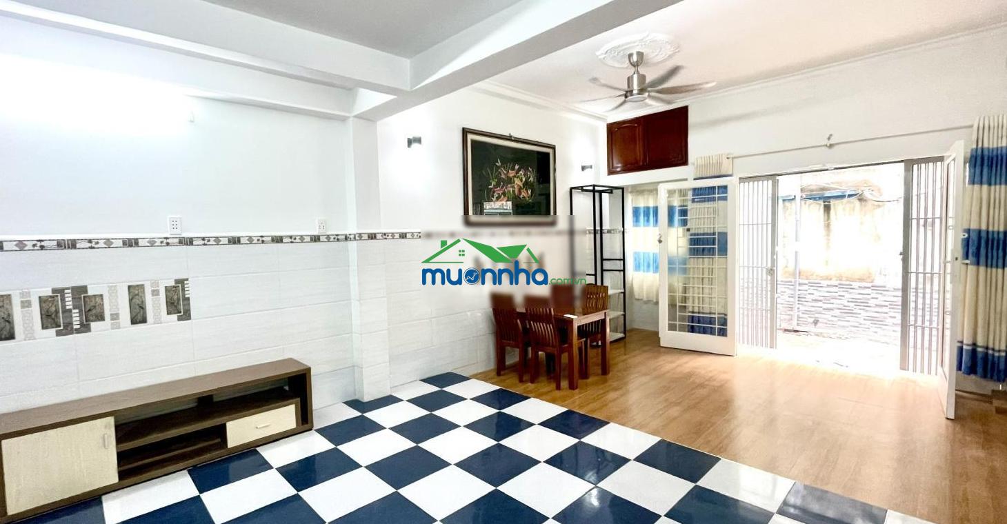 Nhà mới 2 tầng sát hxh ngay kdc him lam, 4.5m x 13m, 3pn rộng, giá 5.6 tỷ