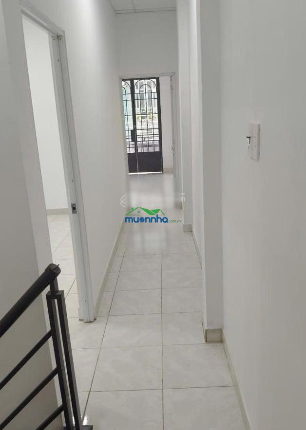Bán nhà hơn 4 ty nhà 2 tầng trung tâm tăng nhơn phú b quận 9