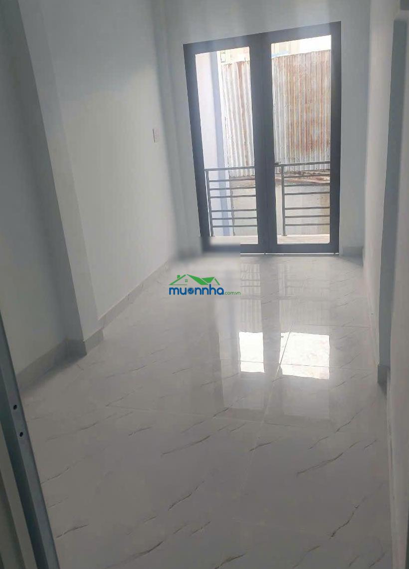 Bán nhà đường chuyên dùng 9, phú thuận, quận 7, dt: 2,5m nở hậu 4mx20m, 3pn. giá: 3,1 tỷ