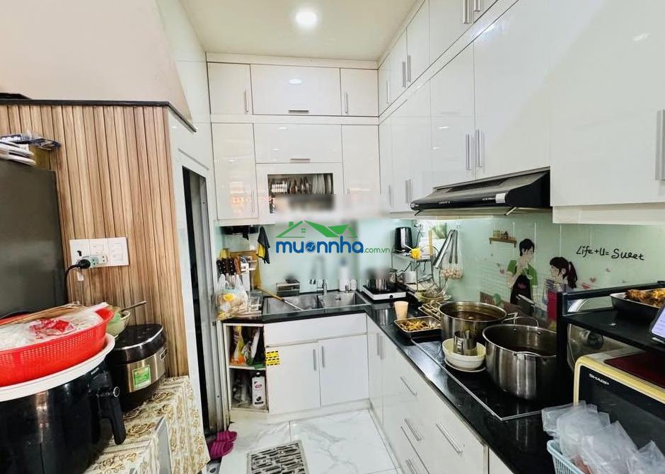 Tôi cần bán nhà huỳnh khương ninh, quận 1. 81m2 (4.5x18m) sổ sẵn, đang thuê 28 triệu