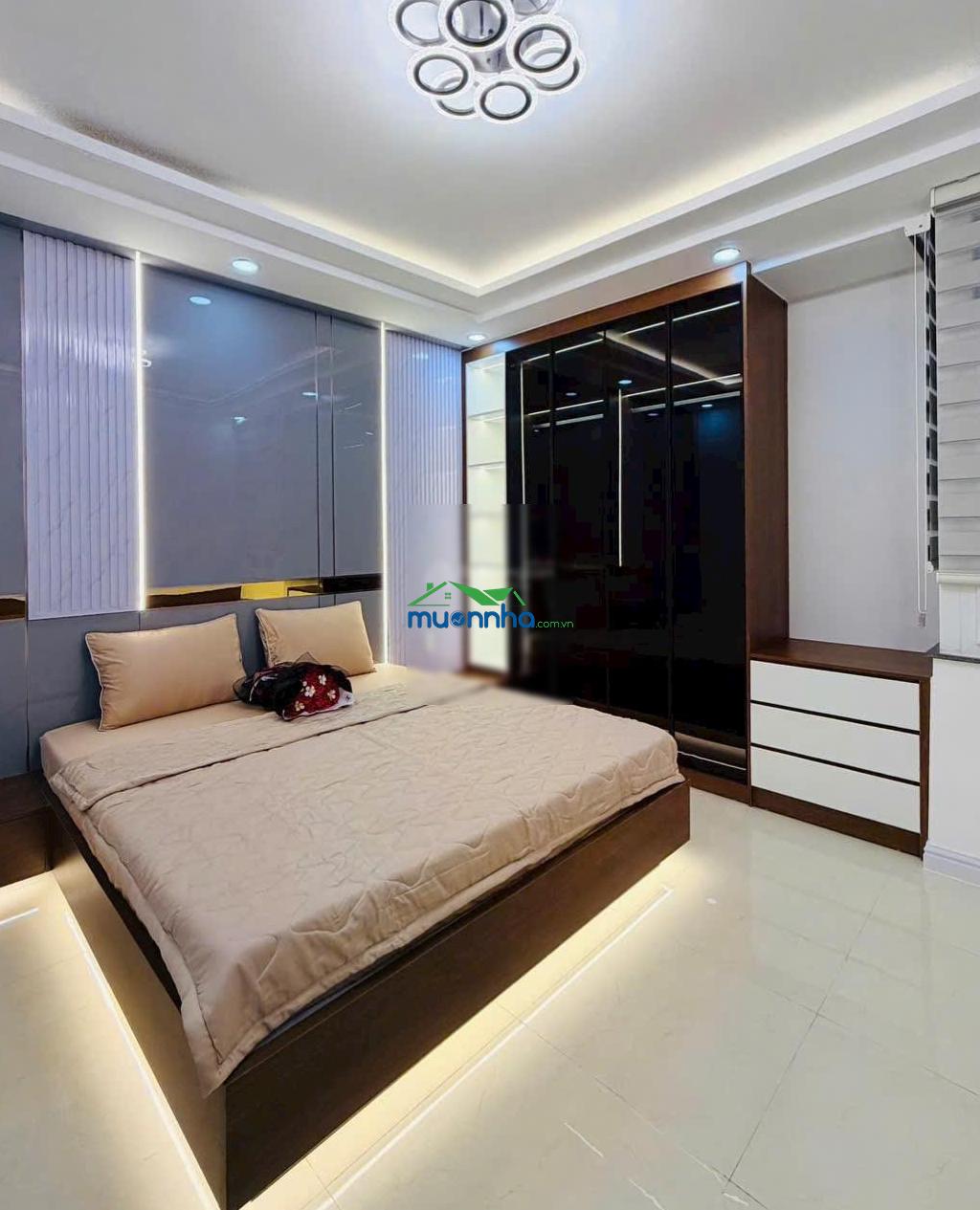 Hot! hxh 496 dương quảng hàm p6, 4,5mx8,1m có sân rộng 1 trệt 3 lầu mới xây ở liền 6,9 tỷ