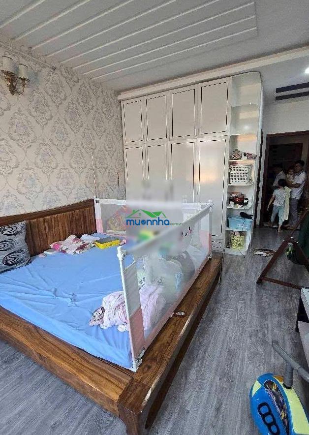 Nhà 4 tầng - dt 4mx16m - khu phân lô vip phạm văn bạch trường chinh p. tân sơn tân bình