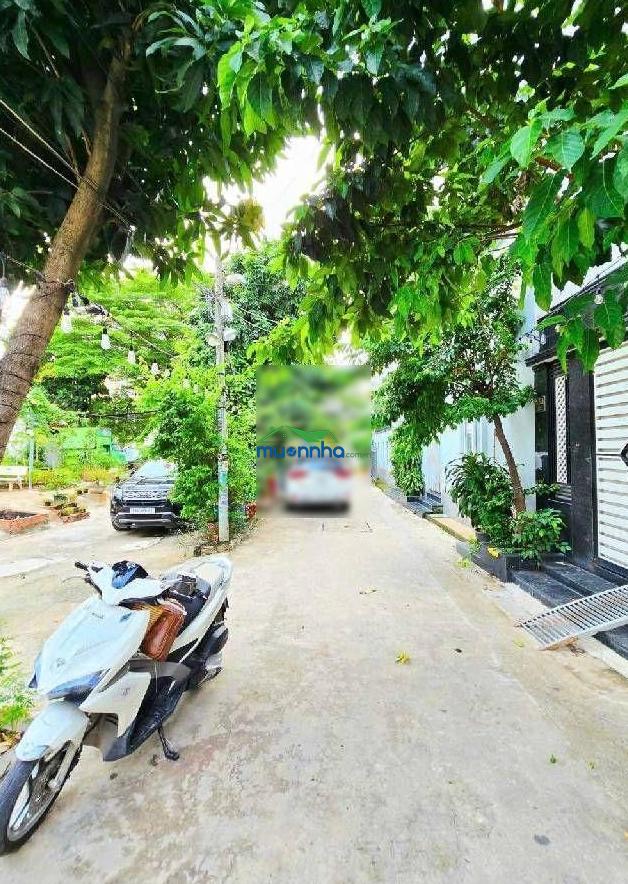 Bán nhà 1 trệt 2 lầu, 4,5x13, nhà đối diện công viên