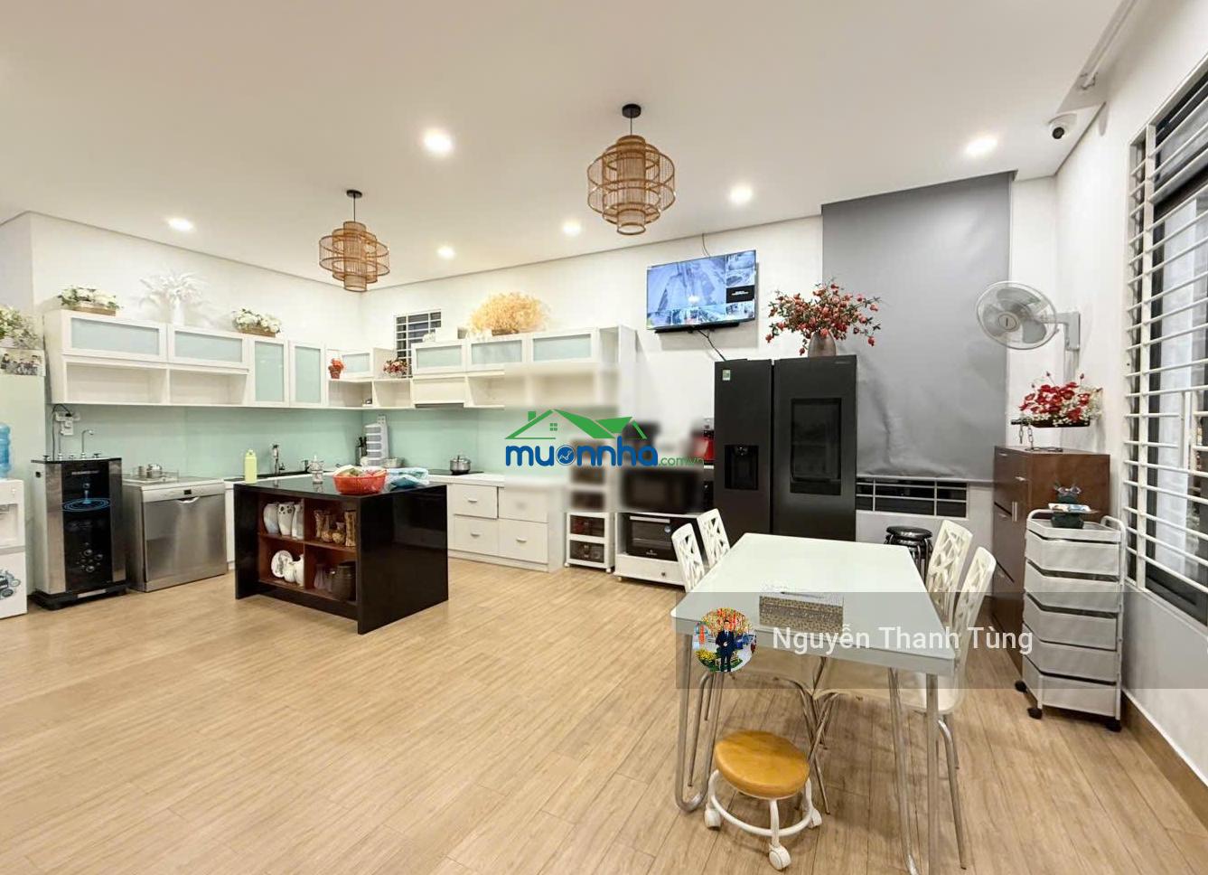 Giá đầu tư 31 triệu/m2 lô đất hơn 3.000m2 ngang 34m gồm biệt thự 2 tầng và nhà xưởng