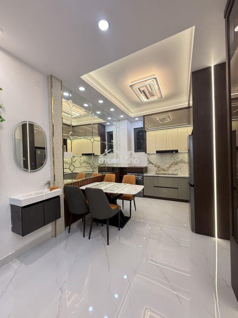 Căn góc quận 7 – chủ tự xây để ở – thoáng đẹp