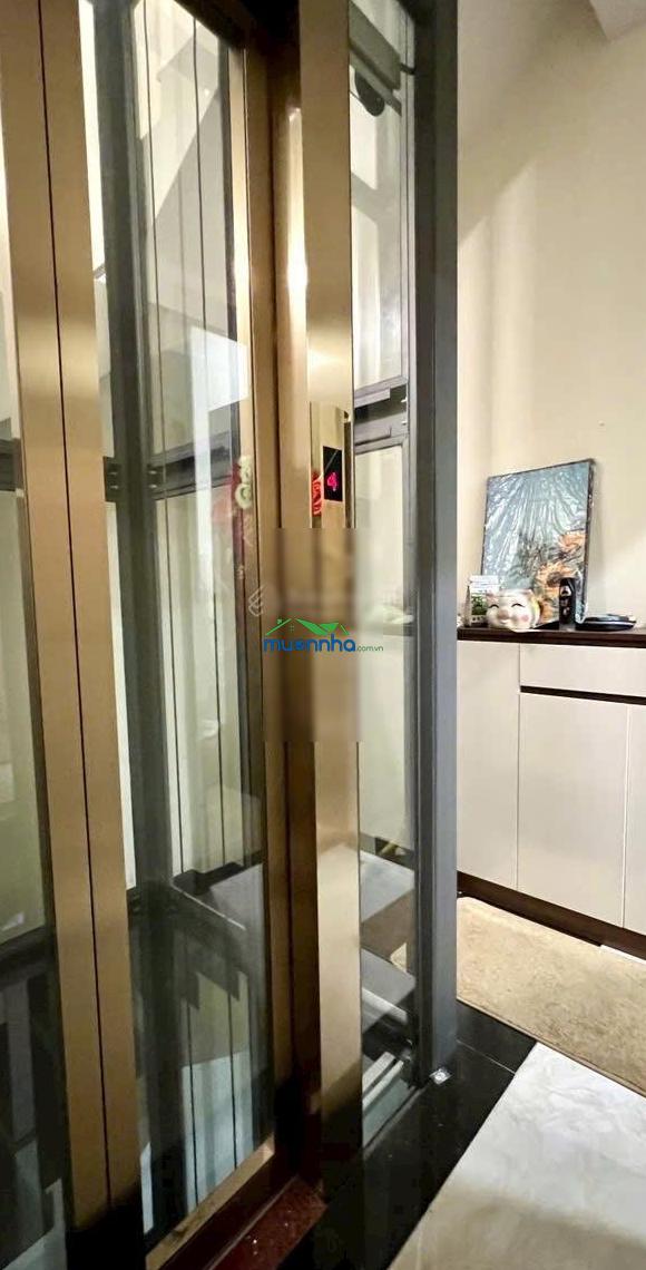 Bán gấp chdv 5 tầng thu nhập trên 100tr/tháng