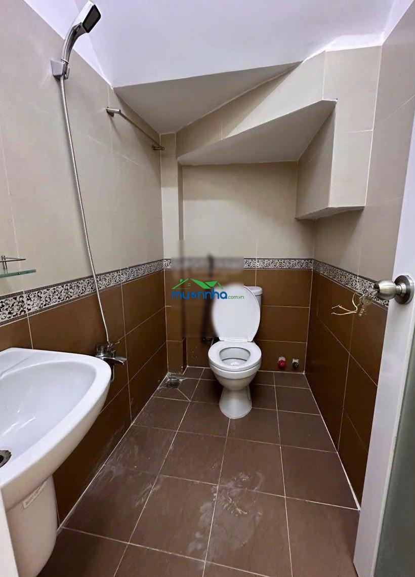Trung tâm quận 1. trần đình xu. sát mặt tiền. sát hẻm ô tô. 4 tầng btct. 6 tỷ 68 - 4