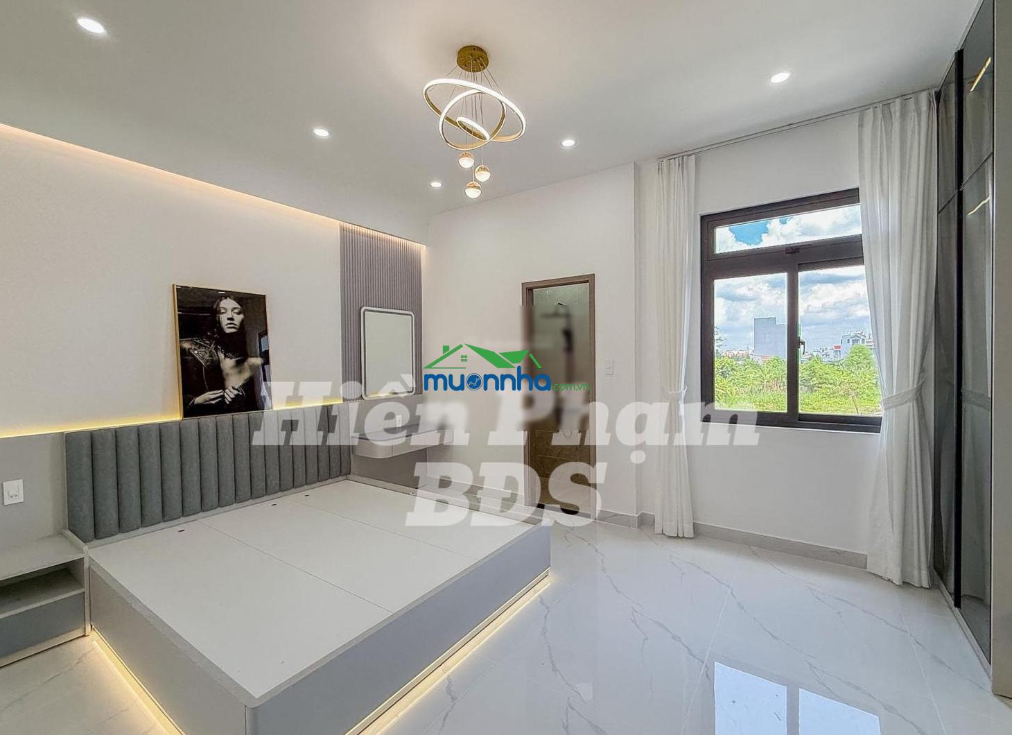 Nhà phố mới xây xong kdc hoàng quốc việt - cạnh sân vận động bộ công an