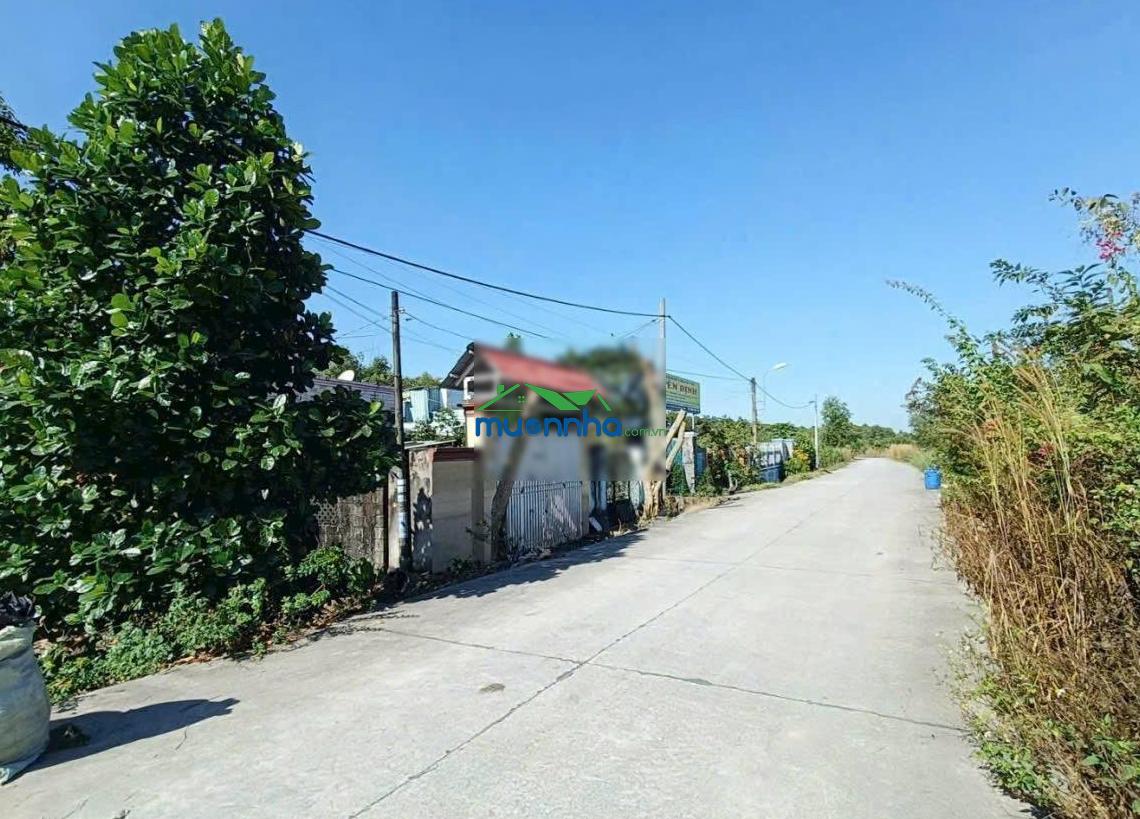 Bán gấp căn nhà sổ hồng riêng 125m2, giá 1,4 tỷ đường bê tông.