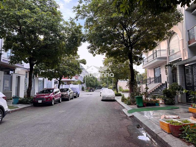 Cho thuê văn phòng vạn phúc, dt 100m2