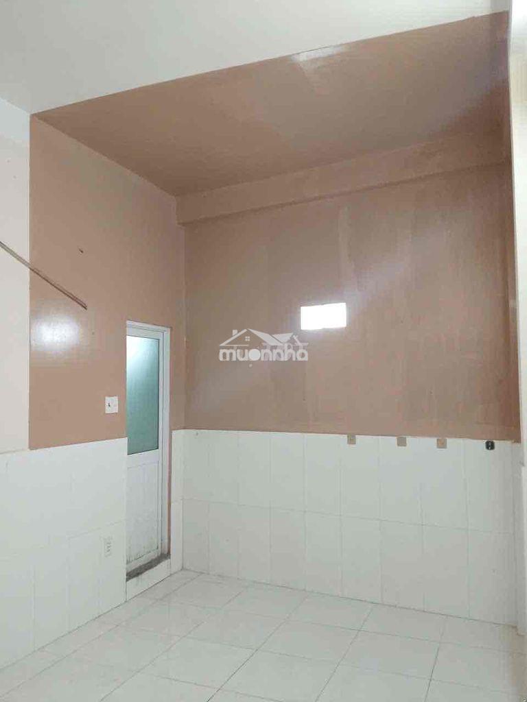 Phòng trọ quận 4 đẹp rẻ có máy lạnh, wc