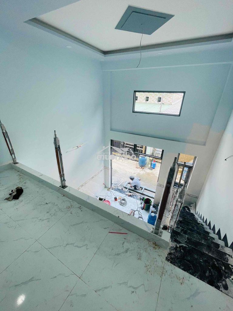 Nhà bán ngay chợ xuân thới thượng , ngay trường tiểu học - 2