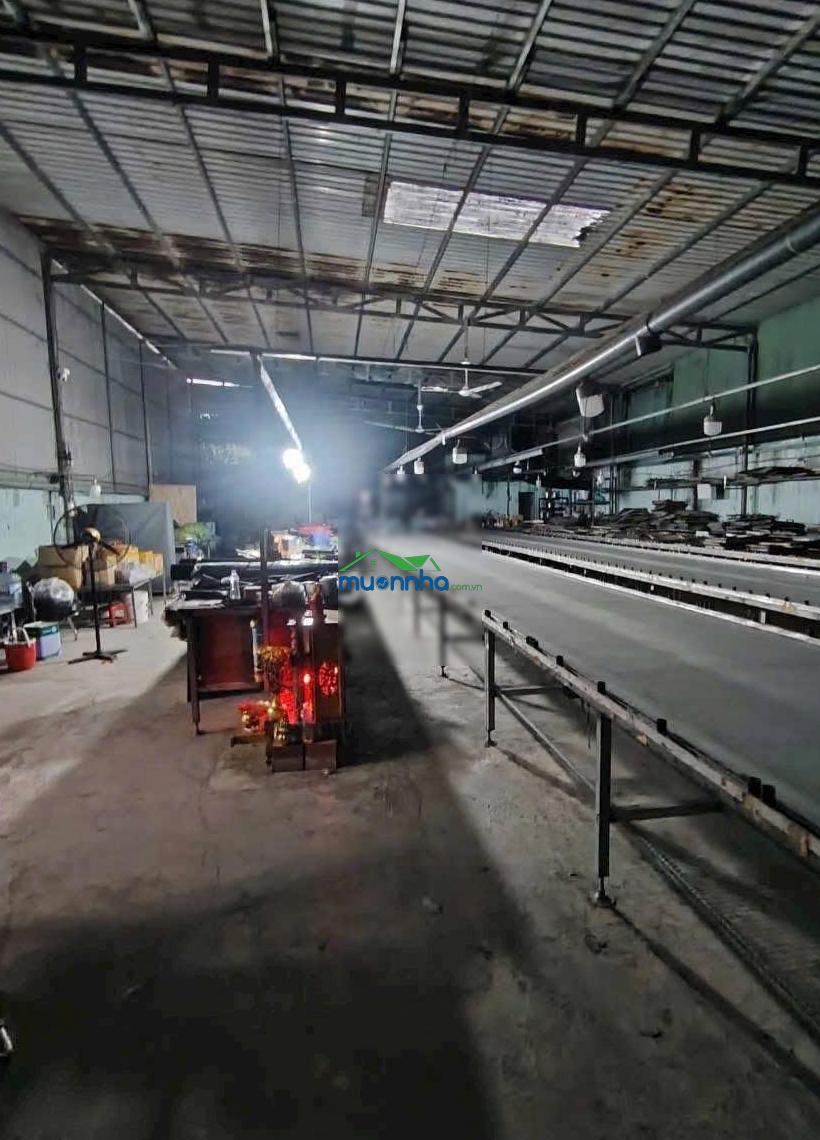 Cho thuê xưởng 350m2 gần ngã tư chiêu liêu - dĩ an có 3 pha