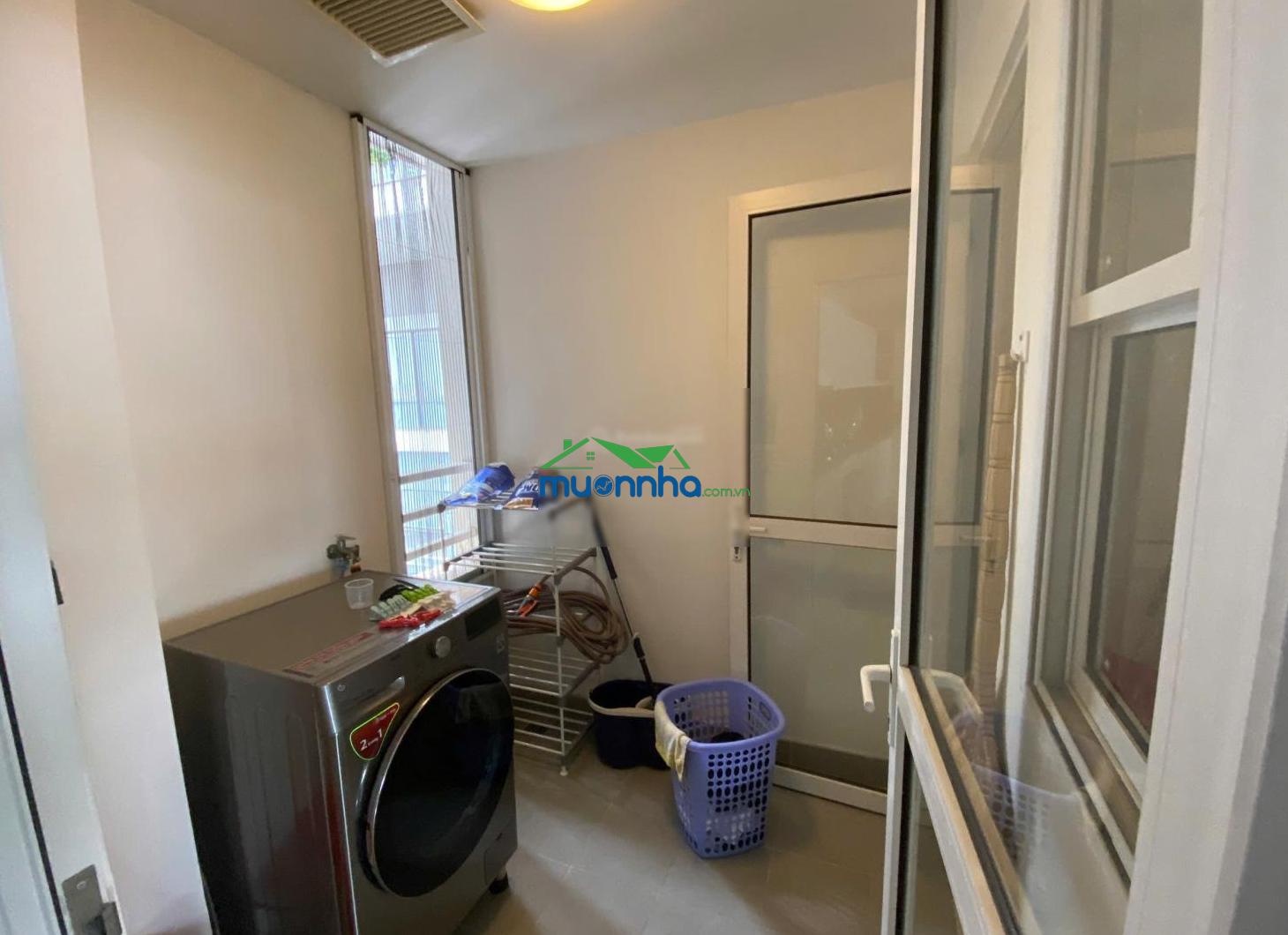 Bán căn hộ 162m² lớn nhất sunrise city q7 giá 11 tỷ rất tốt, có sân vườn, sổ hồng
