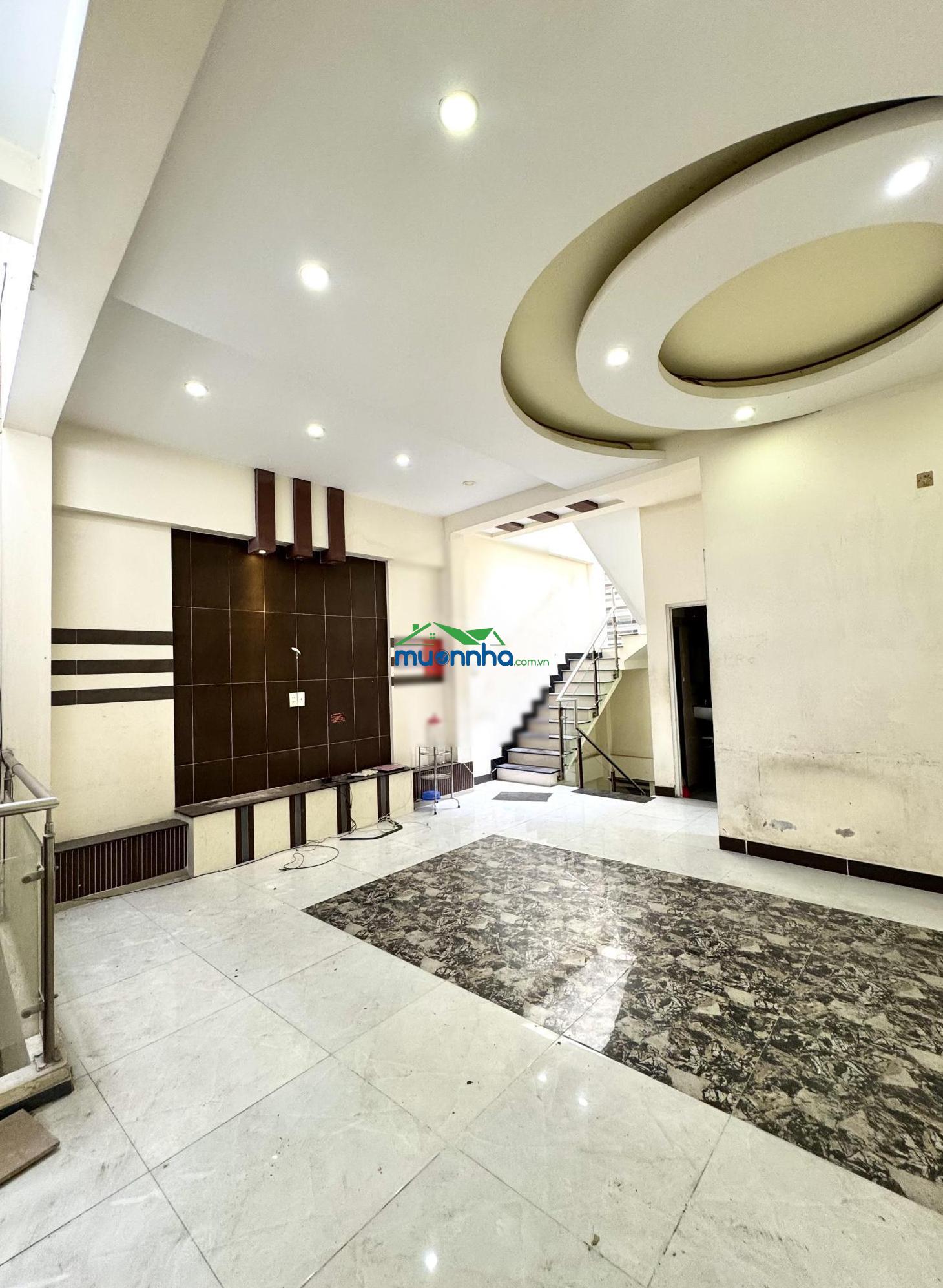 Hiếm ngang 6m - 3 tầng (6 x 9) 4p ngủ, sân rộng 6m. chủ rất thiện chí bán