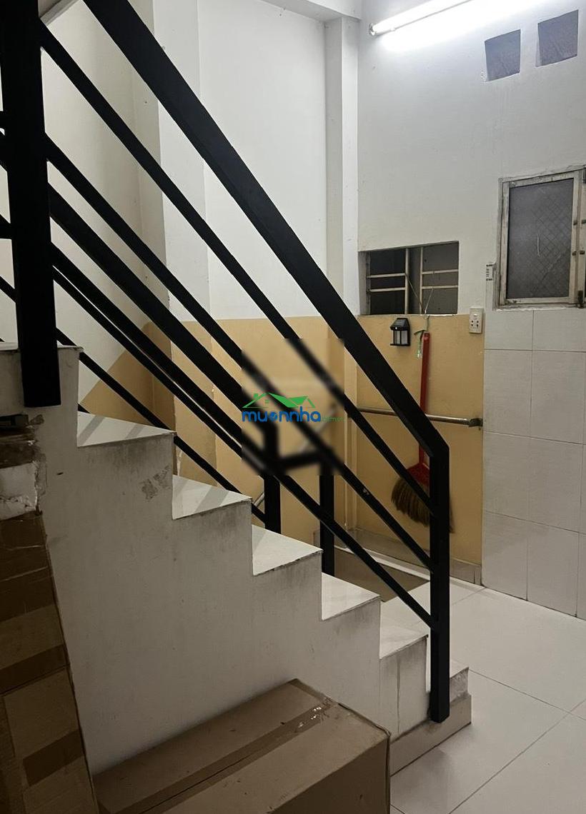 Nhà nở hậu - 40m2 - 4 tầng - trường sa - tân bình - 8 tỷ thương lượng - 4
