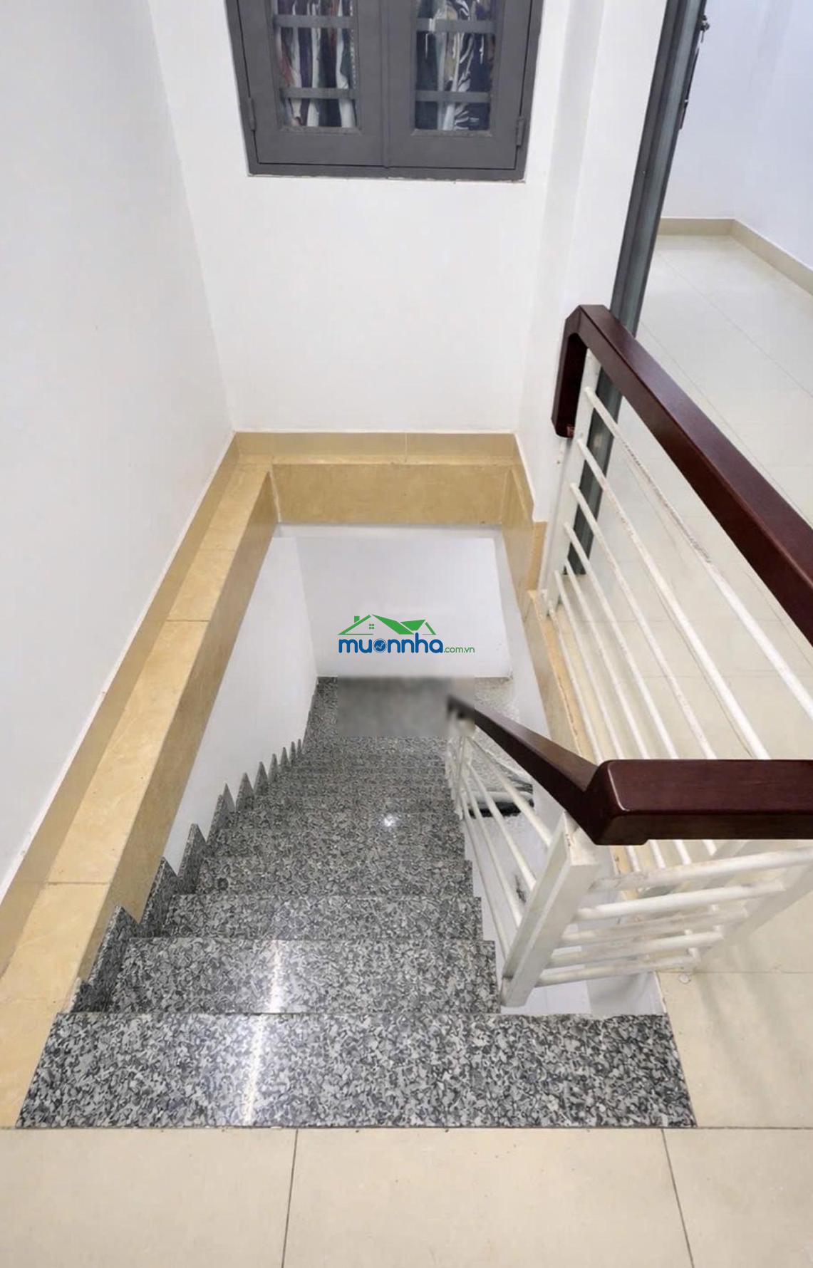 Bán gấp nhà đẹp tỉnh lộ 10 btân, 2 tầng mới, 46m2, hẻm xe hơi sát aeon mall, chỉ 3 x tỷ.