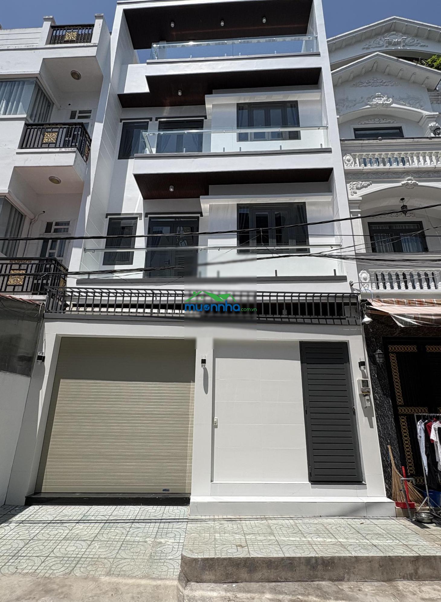 Bán nhà 3 lầu sân thượng 6.4m x 13.5m