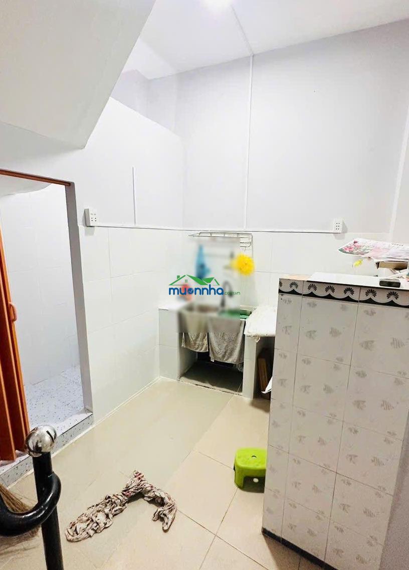 (4.8 tỷ tl) nhà 1 sẹc, sau lưng mặt tiền, 2 lầu, st (4 pn, 3 wc) vào ở liền..! - 2
