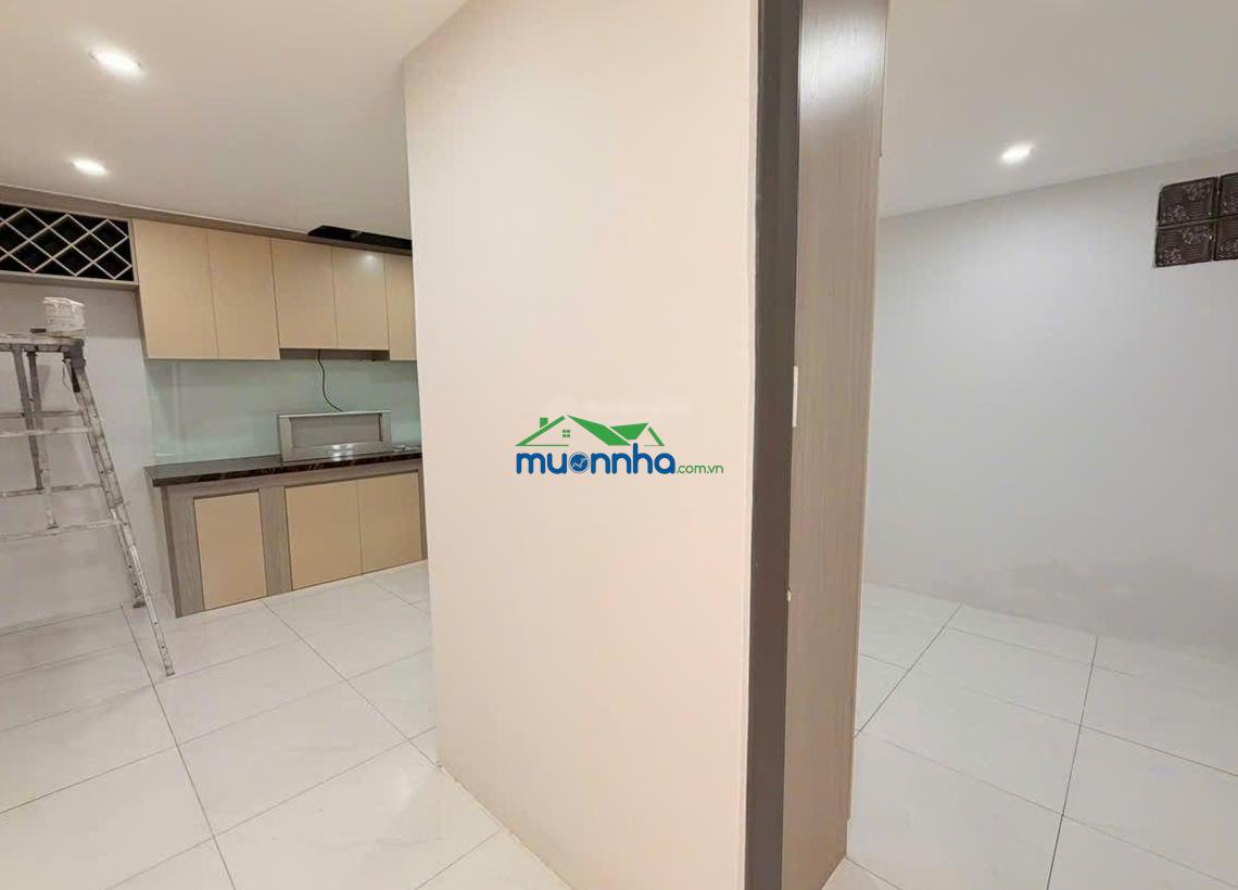 Nhà đẹp hẻm xe hơi phan văn hớn q12 dt: 4.5x10 trệt lửng 2pn ngay trường chinh cộng hòa gần ga t3