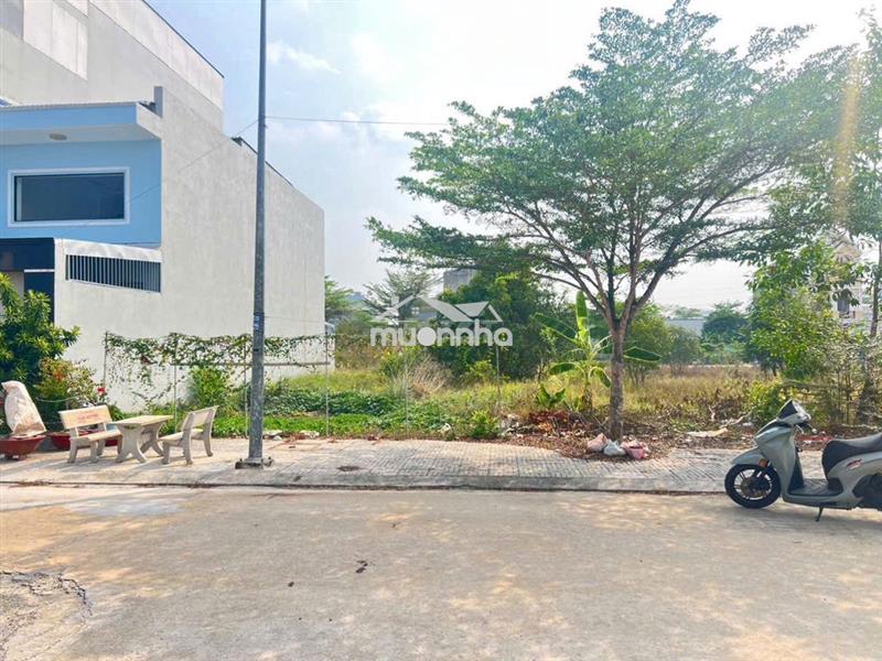 Nền đất 130m2 kdc tân đô, vị trí đẹp, không vướng cống, tụ