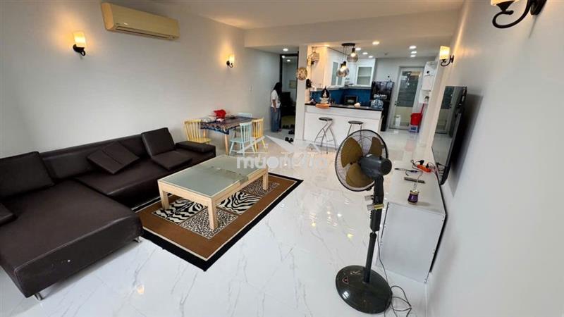 Cần cho thuê ch hùng vương plaza p12. q5 dt 130m2, 3pn, 3 wc,giá 23tr