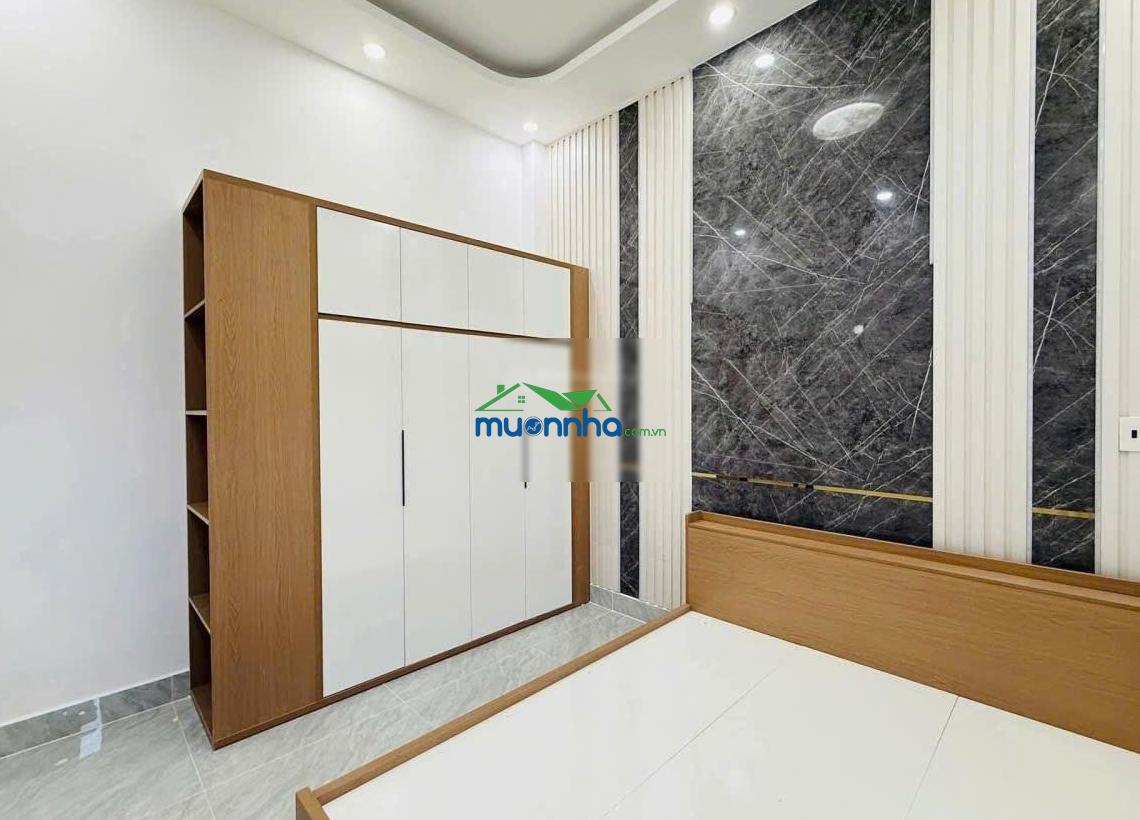 Bán gấp nhà 1 lầu 5x24m ngay bến xe quận 8. đang cho thuê 20 triệu/tháng