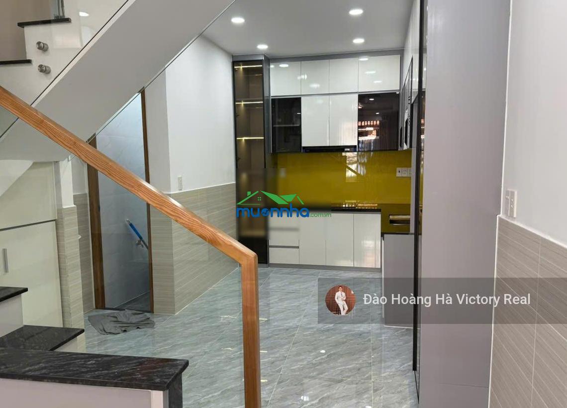Nhà mới full nội thất 40m² - 3 tầng, dt: 4.2 x 11m, đường lạc long quân, p10, tb, chỉ 5.2 tỷ tl - 3