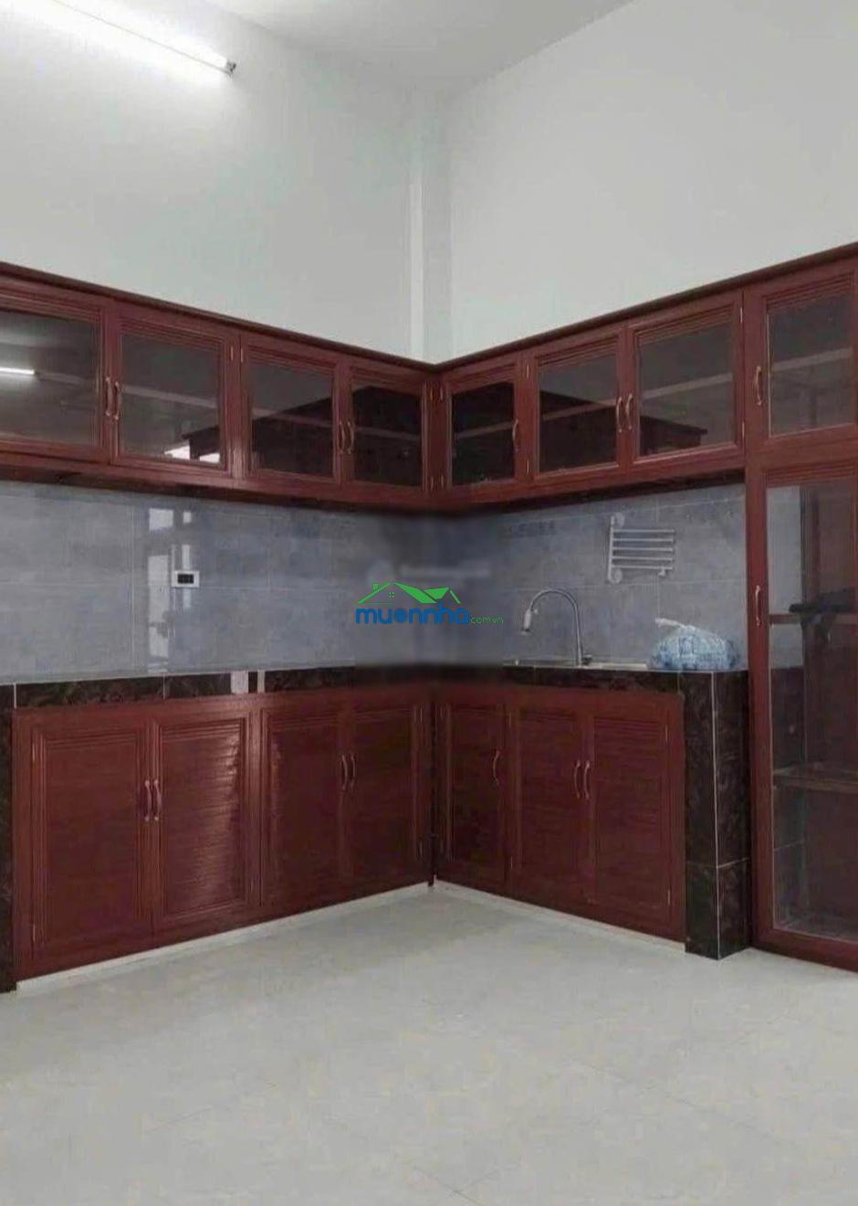 Bán nhà cấp 4 sổ hồng riêng, diện tích 100m ngay gần ủy ban xã nhà bè giá 725triệu