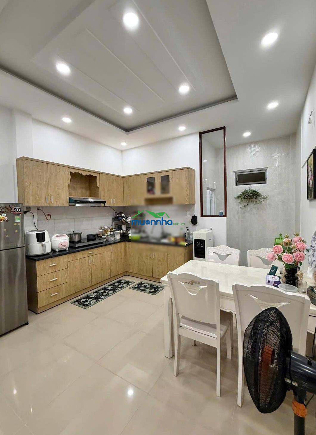 Hàng hiếm tại quốc lộ 13 - 7,5 tỷ - 4 x 13 - 3 tầng