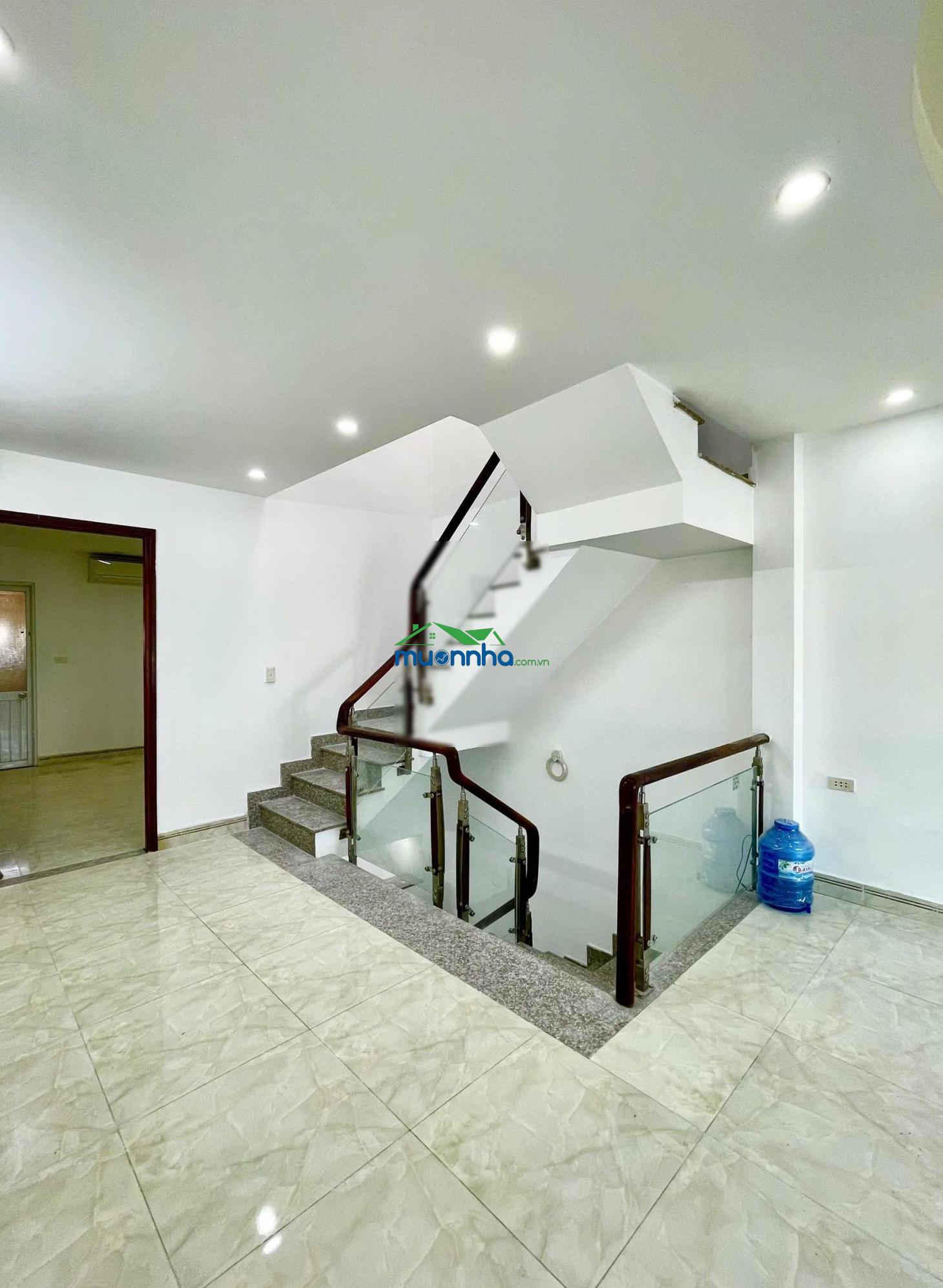 Bán nhà 3 tầng đường xe tải thông - lã xuân oai 62m²