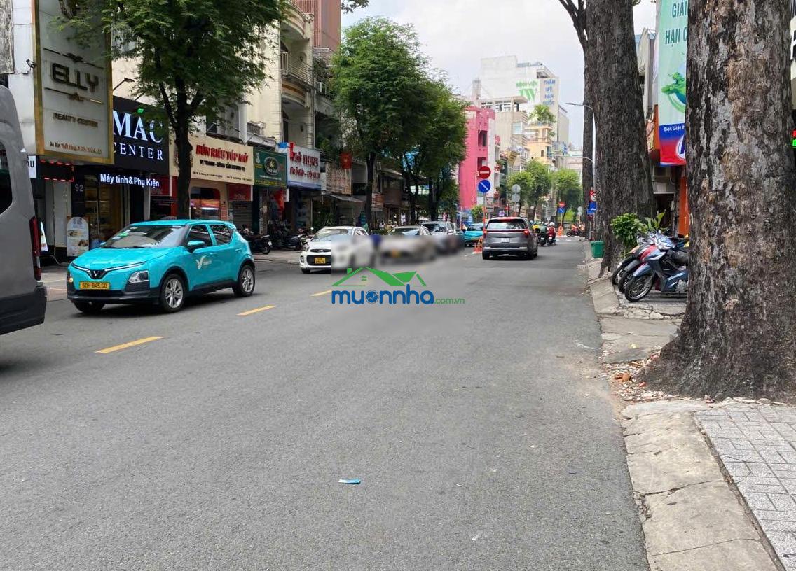 Nhà cũ ngang 6.7m lõi trung tâm sài gòn - hẻm ô tô sát mặt tiền - phù hợp xây chdv