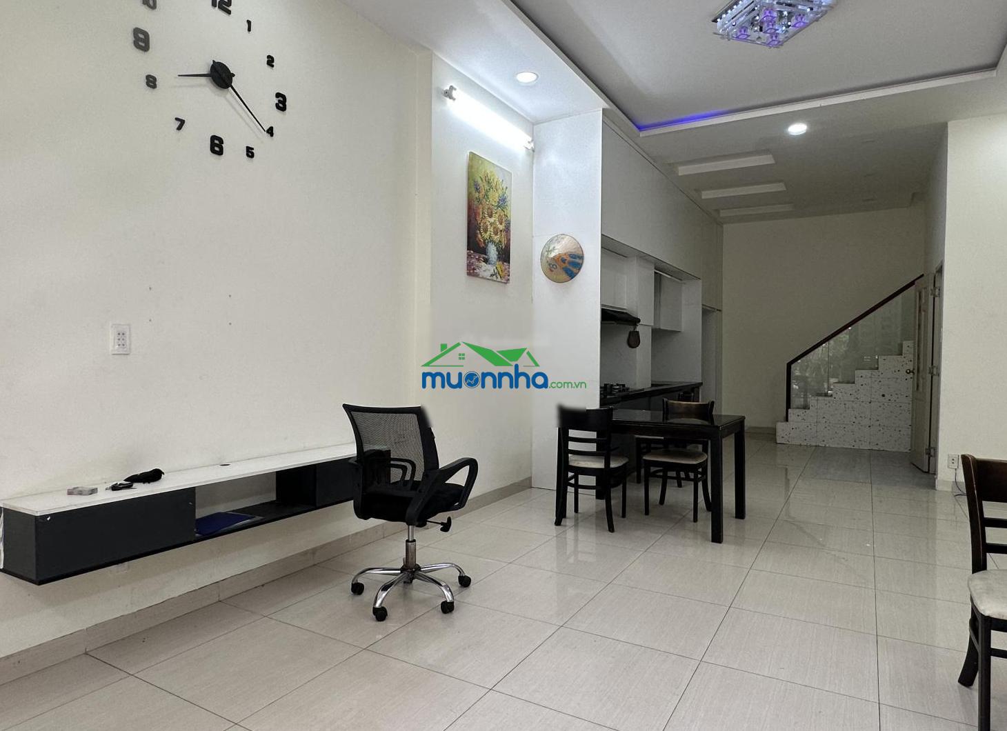Hàng xóm kdc hồng long -hiệp bình phước - 4 tầng- 4pn - xe hơi đậu ngày đêm - dân trí - nhỉnh 6ty