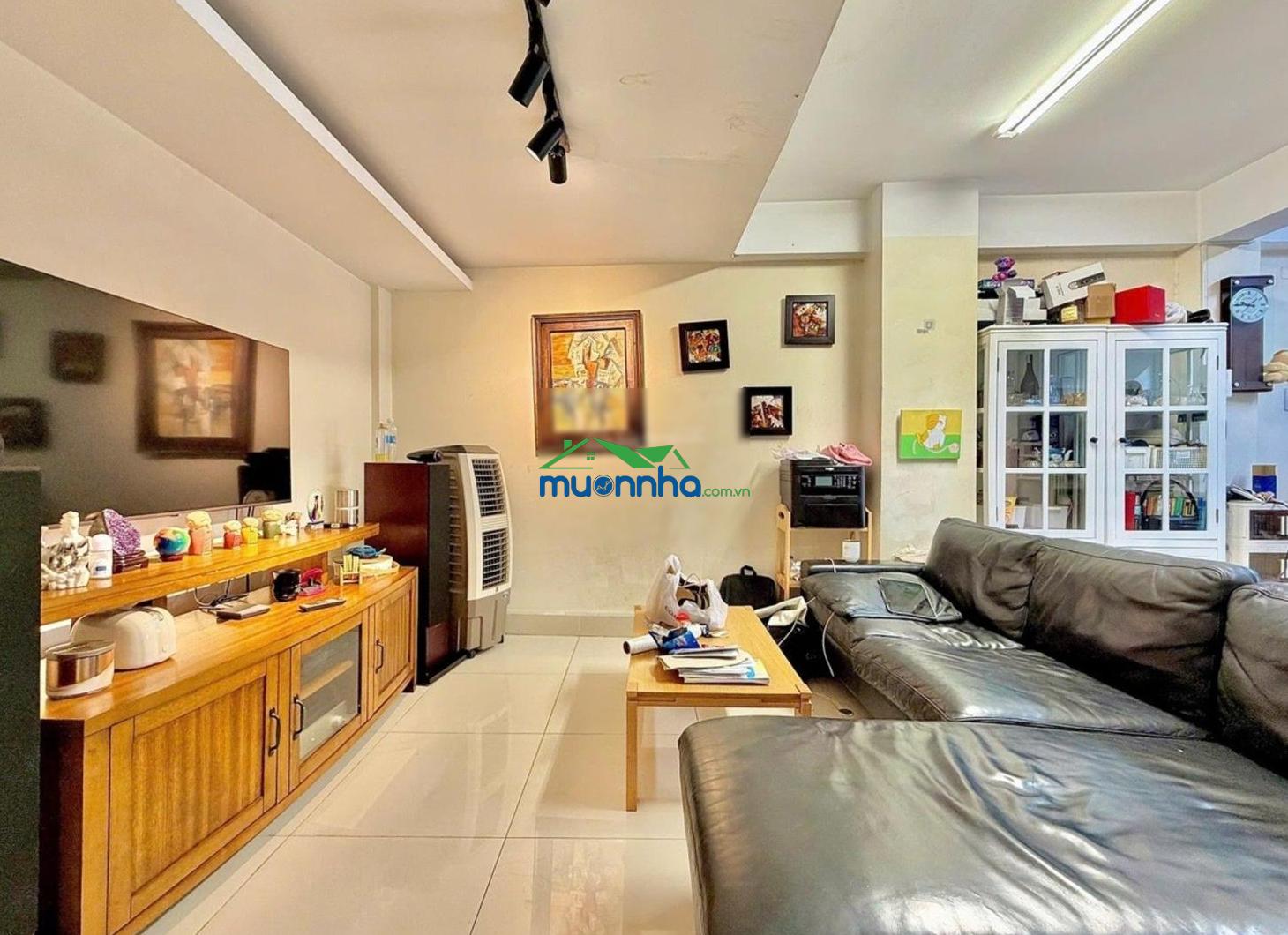 Oto ngủ trong nhà đường nguyễn công hoan. phú nhuận. 5 tầng. 43m²