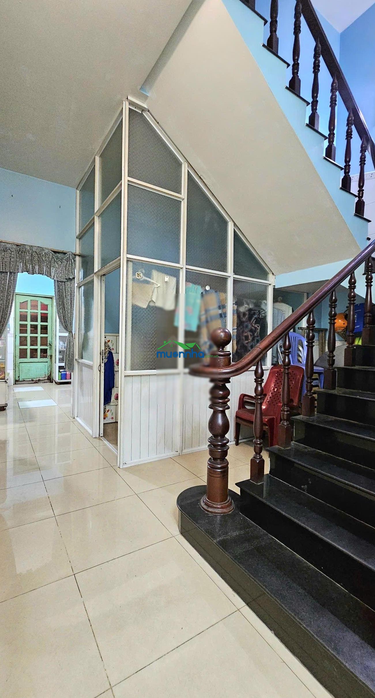 Nhà 4 tầng, diện tích 90m, view công viên, khu dân cư cao cấp, giá dưới 9 tỷ là hàng cực hiếm