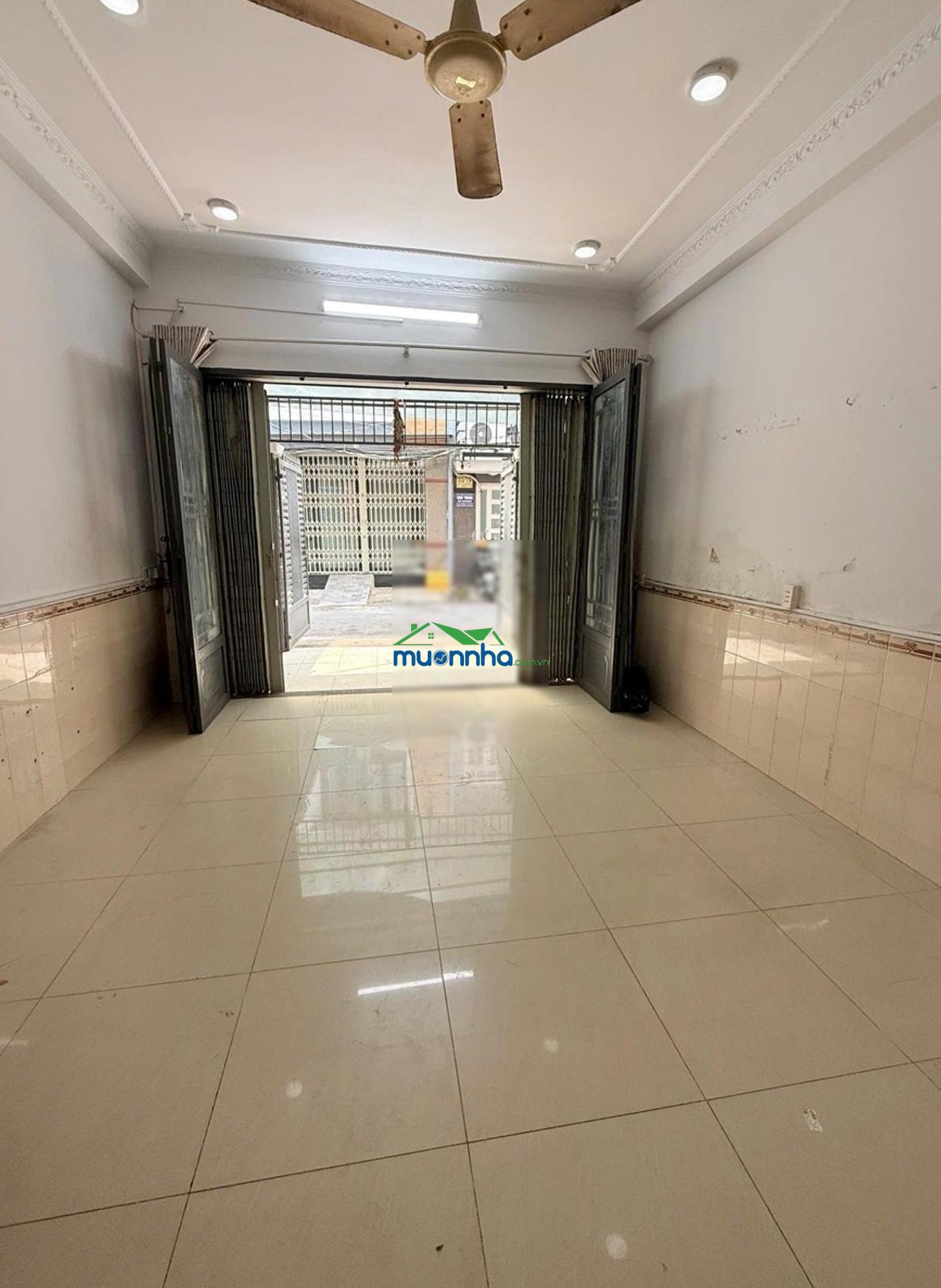 Nhà mt đường nhựa 6m lý p.man - xe hơi ngủ trong nhà - thông số đẹp vuông vức - giá 100 triệu/ m2