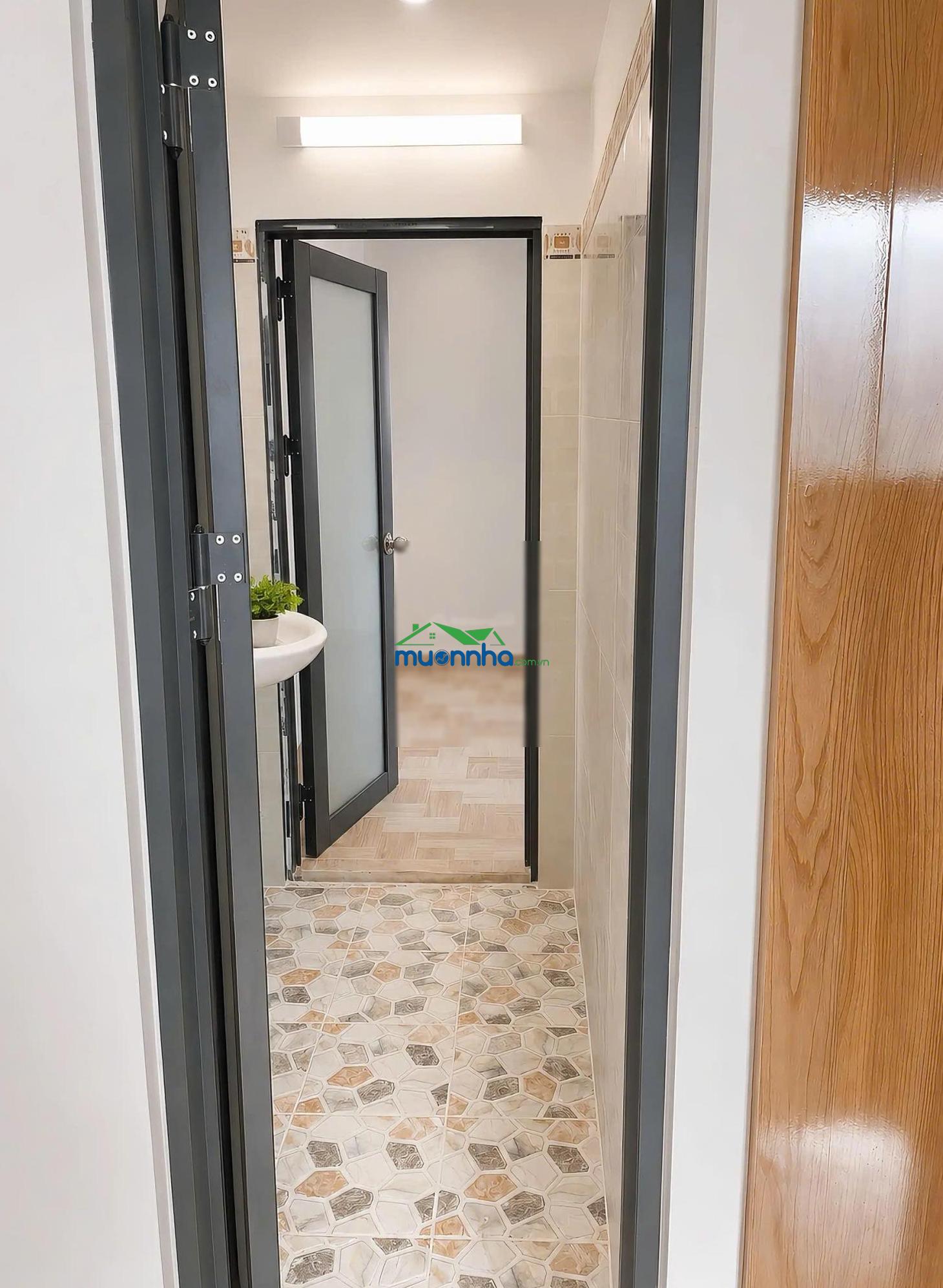 Nhà lầu 5x8m đường nguyễn văn quá gần giáo xứ chợ cầu. có 2pn 2wc, ban công, giá 1,65 tỷ