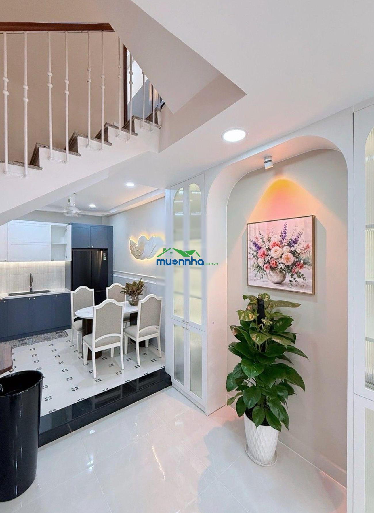 Nhà đẹp ở ngay p.1 phú nhuận, dt 53m, 4 tầng, lô góc thoáng mát, chỉ 10.3 tỷ. nội thất cao cấp