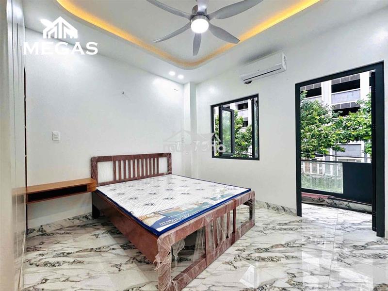 Căn hộ mới xây - đầy đủ nội thất mới - có thang máy tại tên lửa