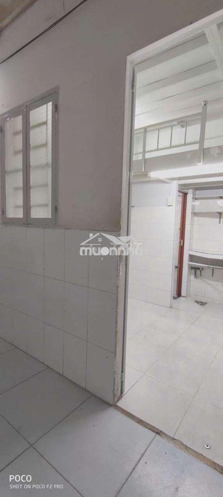 Phòng trọ 26m2 phong phú, gẩn cây xăng, sân bóng, chợ,...