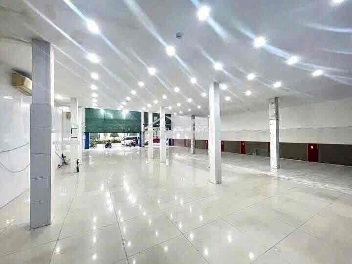 Cho thuê mặt bằng ngang 12 ngay phố thpiwf trang yesin - 2