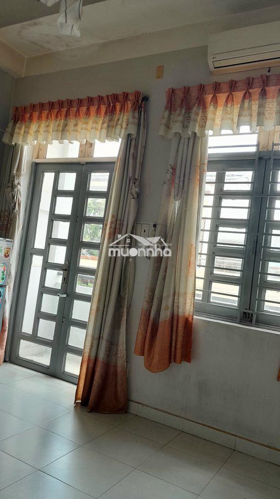 Phòng cho thuê, gần q.10 có máy lạnh tủ lạnh, ban công cửa sổ mát mẻ - 2