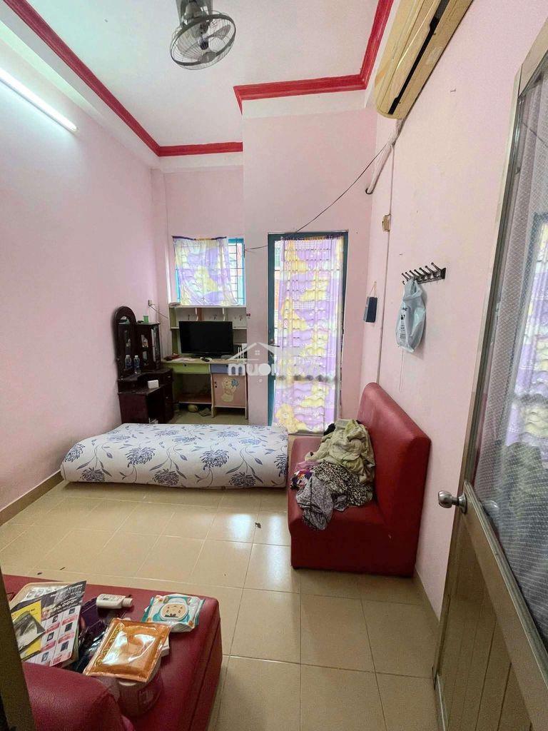 Cho thuê nhà mạc vân p.12. hẻm thông xe ba gác
.dt 3m x 13m.giá 9tr 