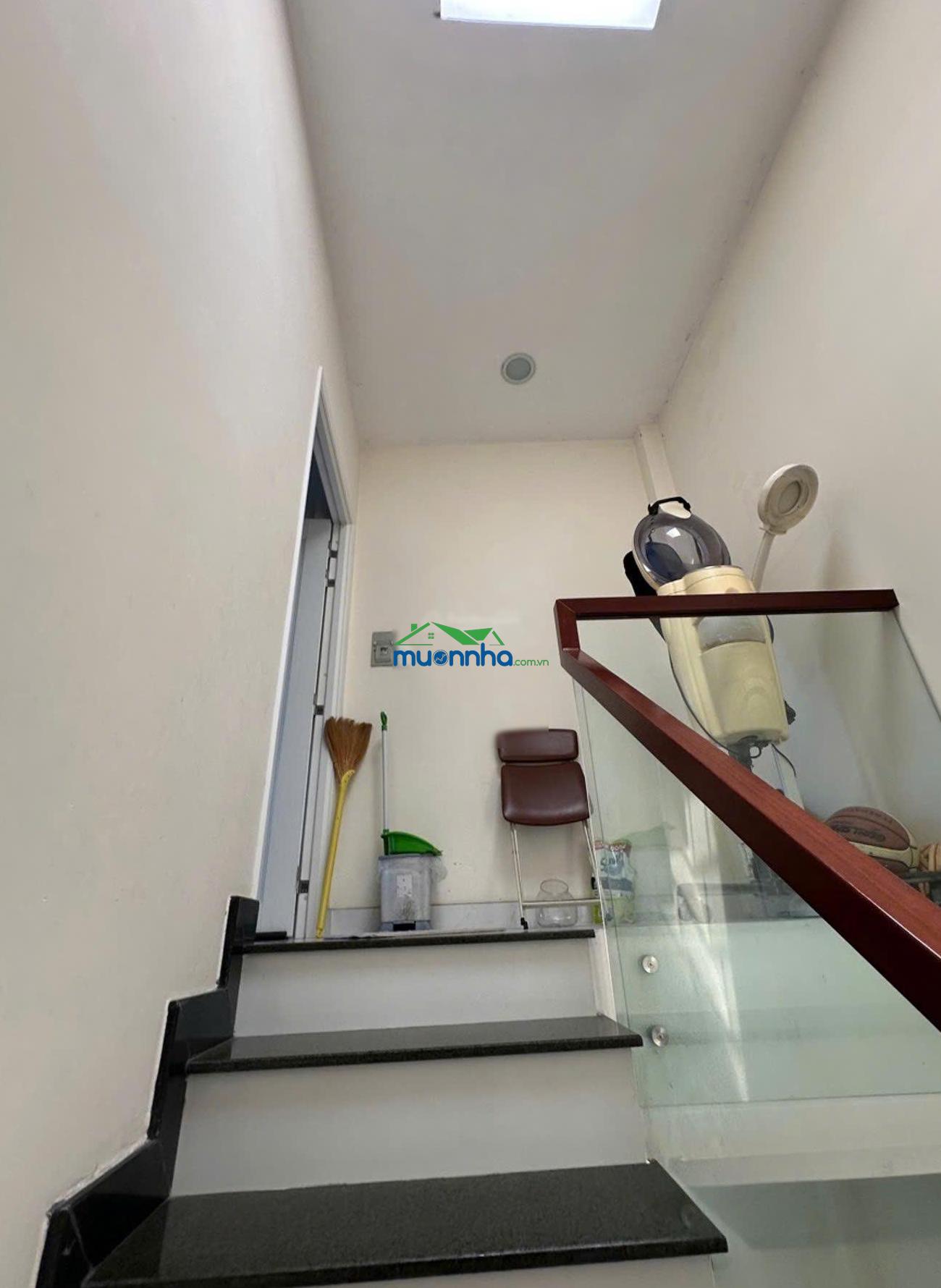 Mặt tiền nội bộ đường thành công, p. phú thọ hoà, tân phú, 2 lầu mới, dt: 4x10m, giá: 9.3 tỷ tl