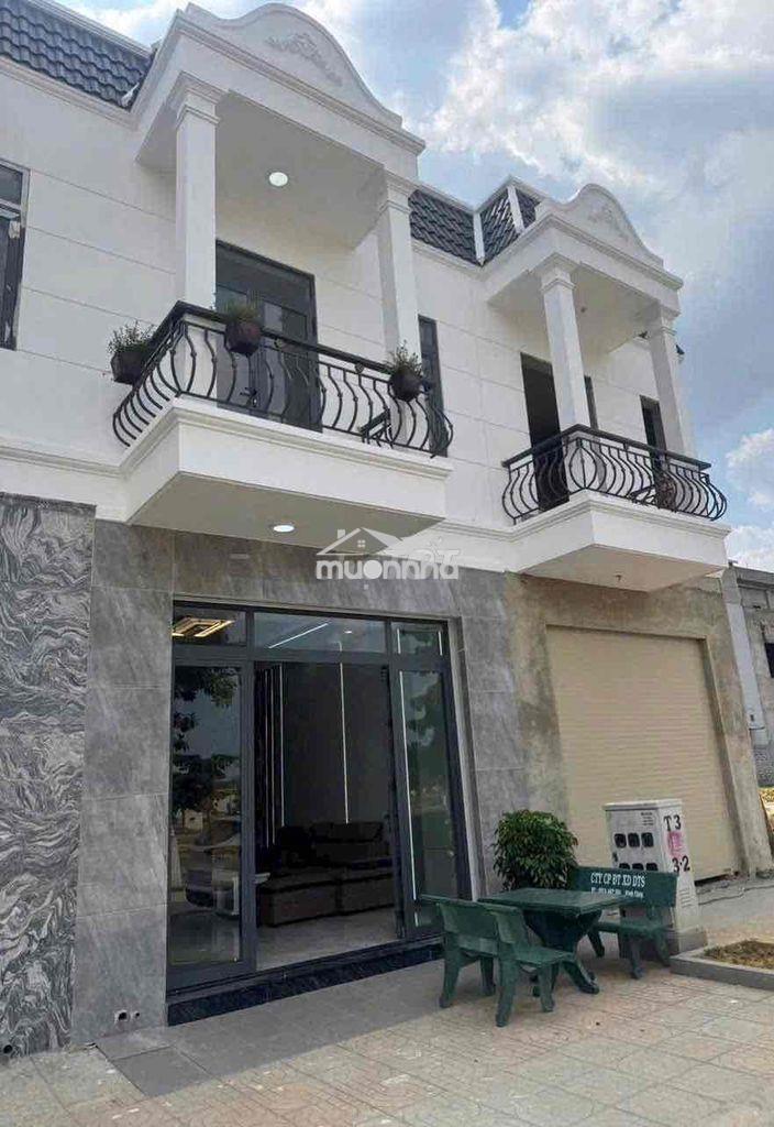 Bán gấp nhà tân uyên, ngay chợ 1ty9 còn tl