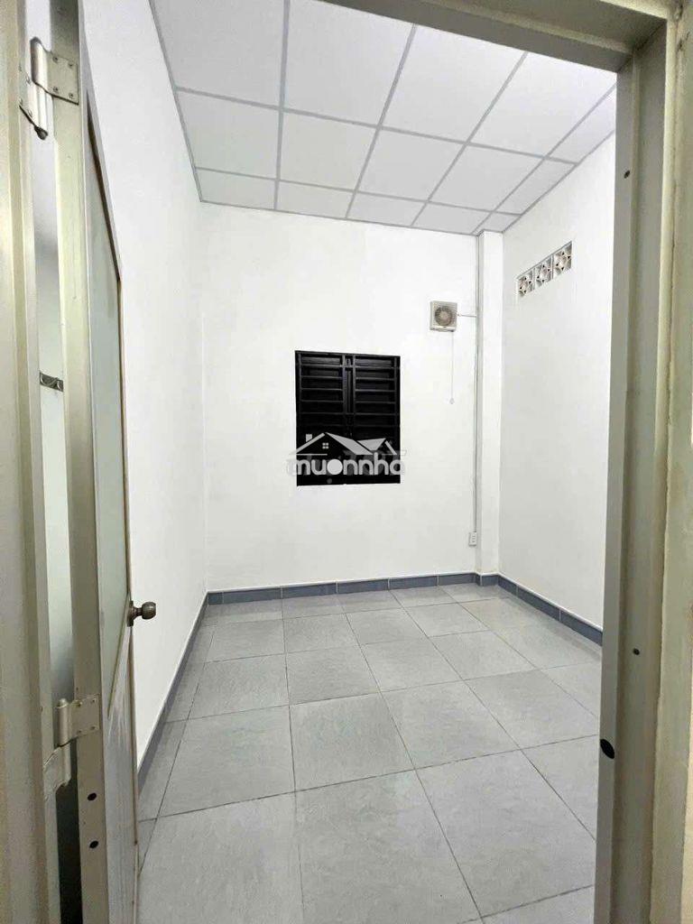 Nhà hẻm oto, dt 100m2, 3 phòng ngủ. dọn vào ở ngay - 4