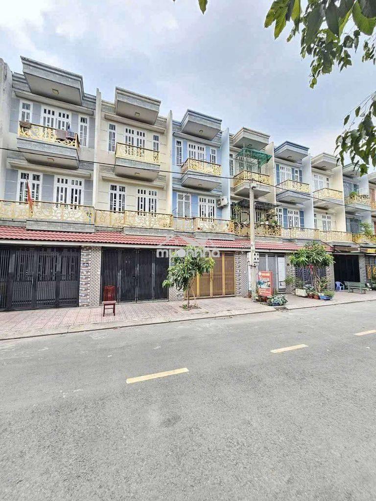 Nhà 2 lầu gần bệnh viện dĩ an - 2